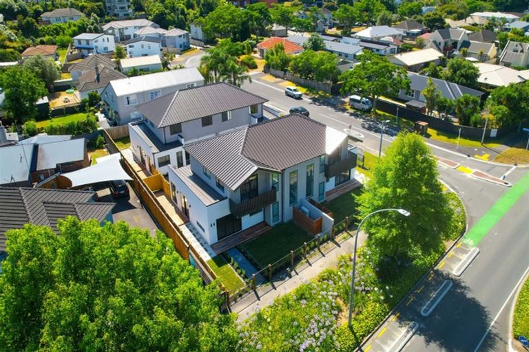 Photo of property in 4/64 Banbury Crescent, Fairfield, Hamilton, 3214