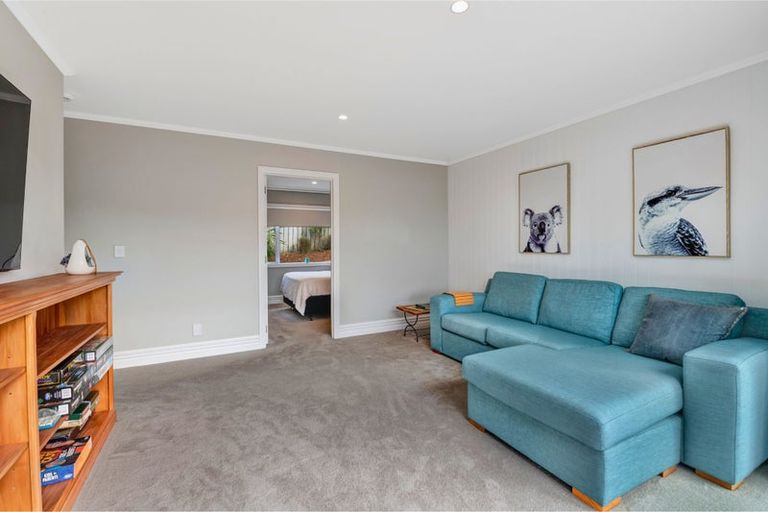 Photo of property in 63 Landmark Terrace, Orewa, 0931