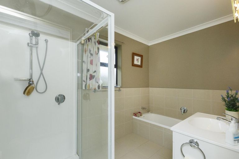 Photo of property in 5 Baton Place, Highbury, Palmerston North, 4412