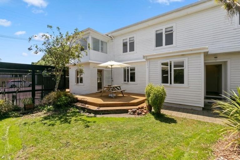 Photo of property in 1 Karamu Street, Eastbourne, Lower Hutt, 5013