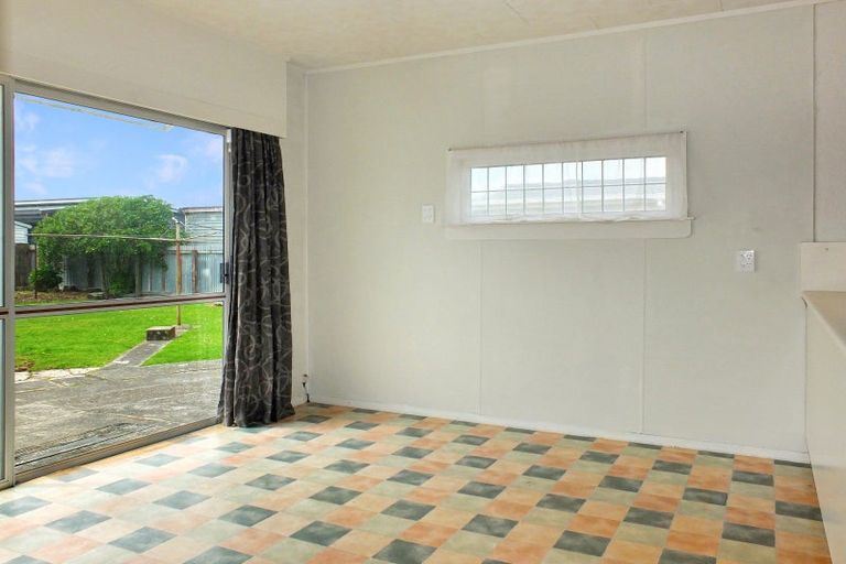 Photo of property in 23 Pratt Avenue, Foxton Beach, Foxton, 4815