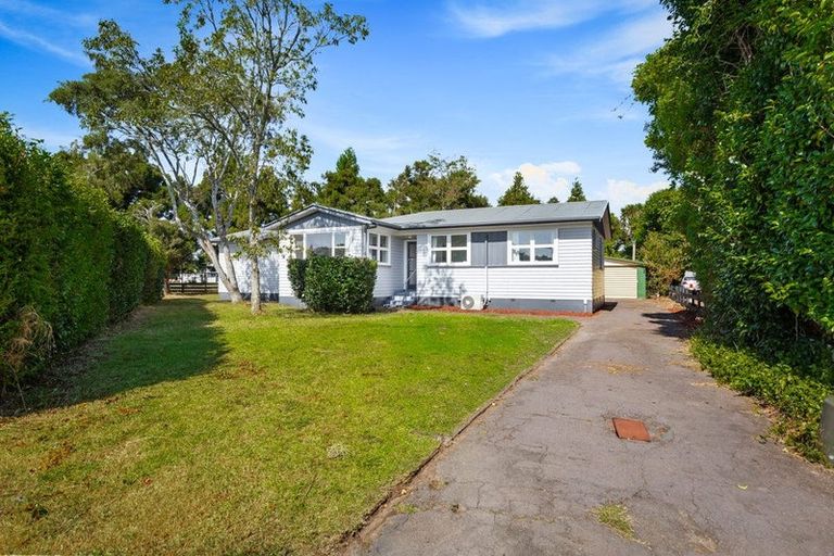 Photo of property in 1 Normandy Place, Henderson, Auckland, 0610