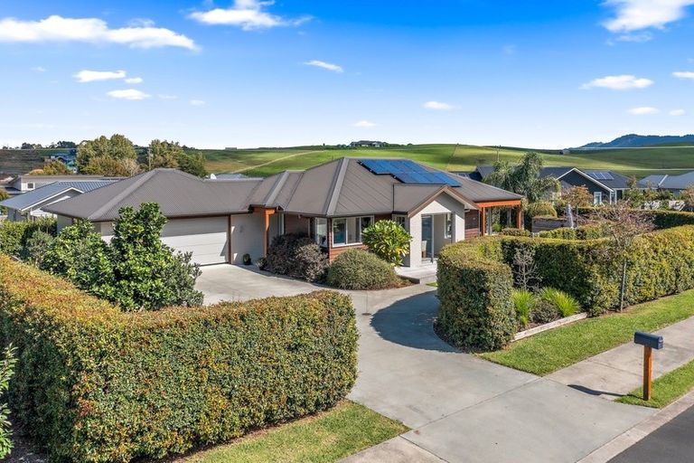 Photo of property in 17 Awanui Crescent, Matakana, Warkworth, 0985