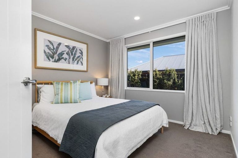 Photo of property in 12 Holbrook Way, Westmorland, Christchurch, 8025