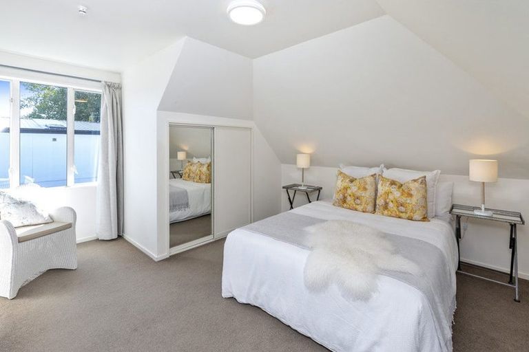 Photo of property in 2/37 Avonhead Road, Avonhead, Christchurch, 8042