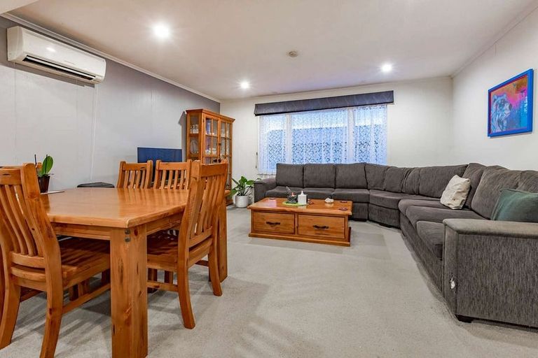 Photo of property in 1/5 Hill Crescent, Papakura, 2110