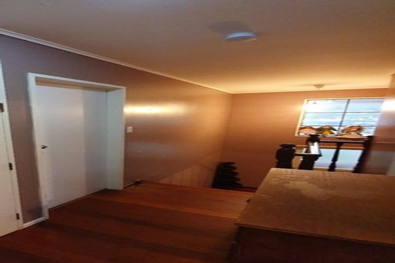 Photo of property in 50 Woodhouse Avenue, Karori, Wellington, 6012