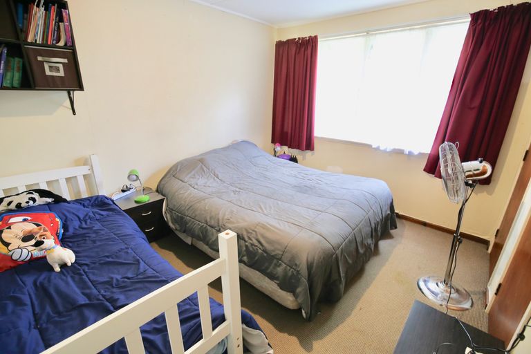 Photo of property in 17 Paul Crescent, Fairfield, Hamilton, 3214