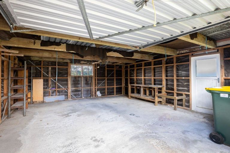 Photo of property in 108 Riversdale Drive, Merrilands, New Plymouth, 4312