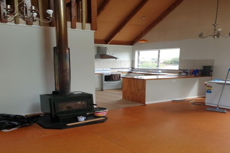 Photo of property in 18 Simcox Street, Otaki Beach, Otaki, 5512