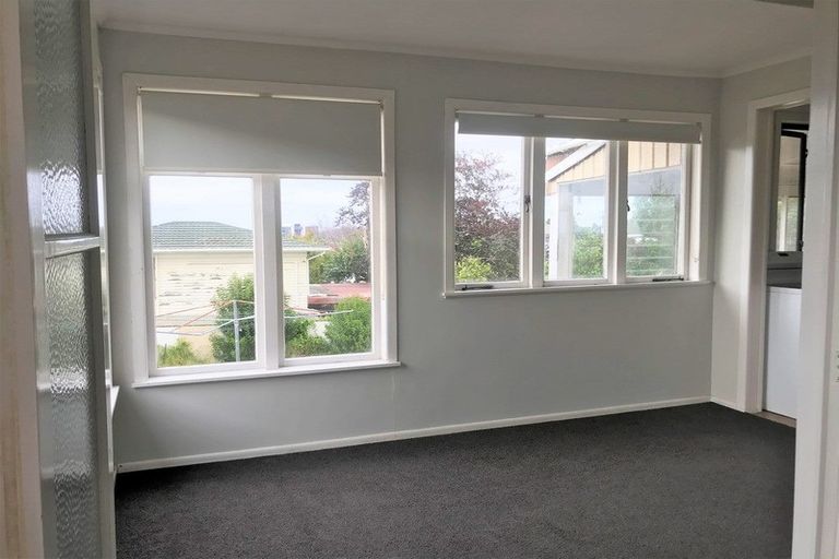 Photo of property in 2 Currey Crescent, Milford, Auckland, 0620