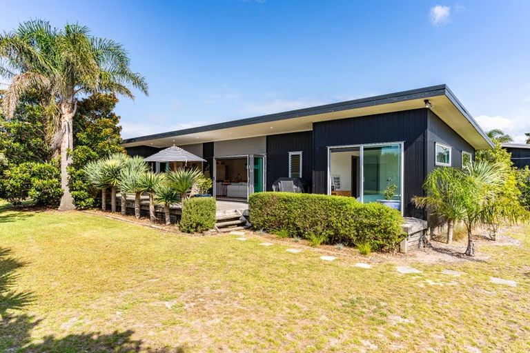 Photo of property in 10 Ti Tree Place, Mangawhai Heads, Mangawhai, 0505