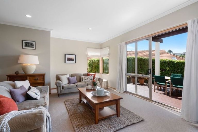 Photo of property in 50 Penguin Drive, Murrays Bay, Auckland, 0630