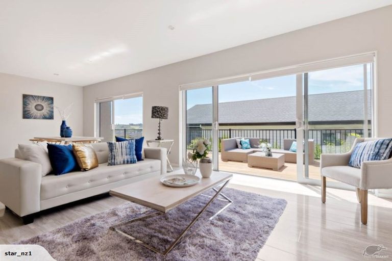 Photo of property in 18 Discovery Drive, Gulf Harbour, Whangaparaoa, 0930