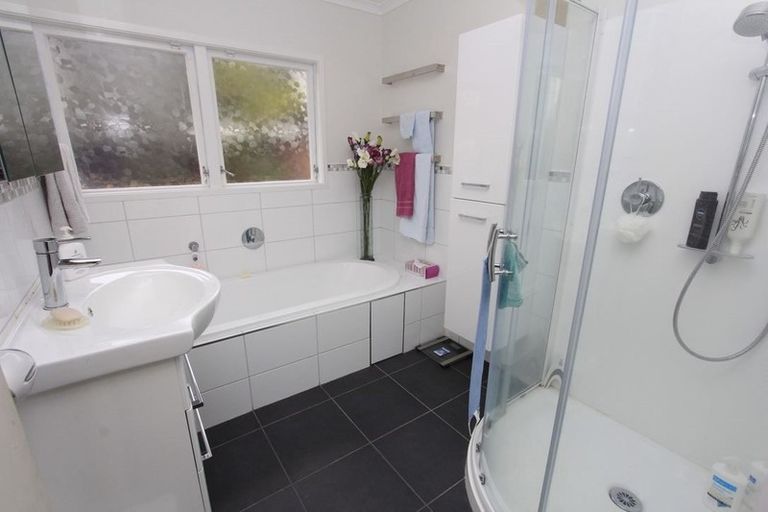 Photo of property in 26 Jade Avenue, Pakuranga Heights, Auckland, 2010