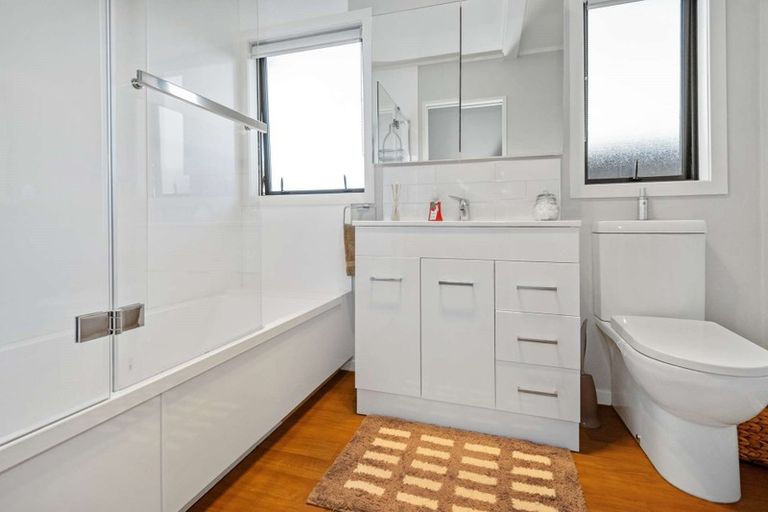 Photo of property in 2/832 Cook Place, Raureka, Hastings, 4120