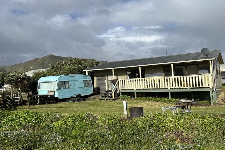 Photo of property in 11a Beach Road, Mokau, 4376