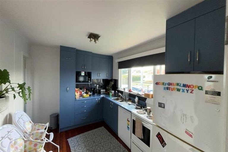 Photo of property in 160 Seaview Road, Westown, New Plymouth, 4310