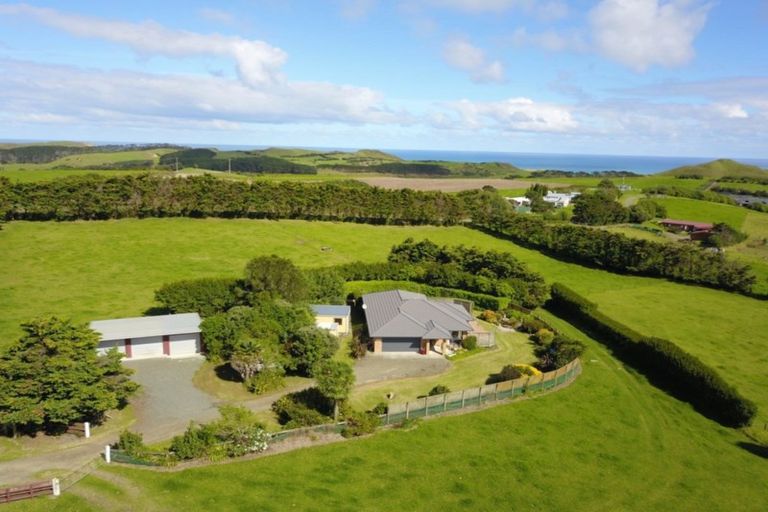 Photo of property in 286 Rehutai Road, Baylys Beach, Dargaville, 0377