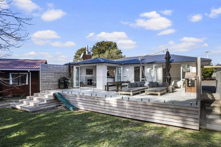 Photo of property in 58 Cobham Crescent, Kelston, Auckland, 0602