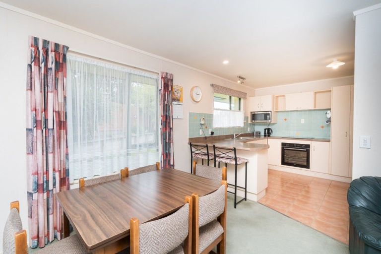 Photo of property in 3 Logan Place, Kelvin Grove, Palmerston North, 4414