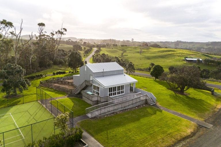 Photo of property in 143c Tuparekura Road, South Head, Helensville, 0874