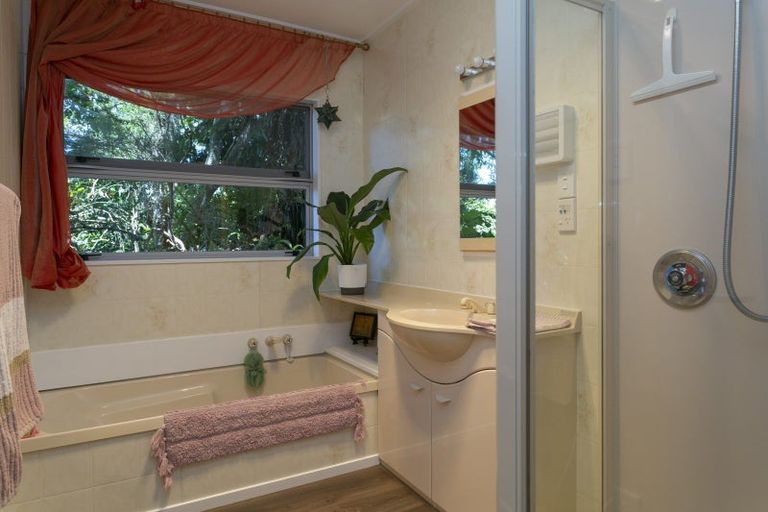 Photo of property in 21 Parerohi Grove, Kuratau, Turangi, 3381