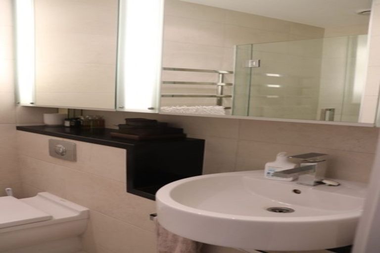 Photo of property in Summit Apartments, 29/184 Molesworth Street, Thorndon, Wellington, 6011