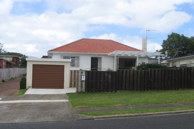 Photo of property in 1/4 Trafalgar Road, Milford, Auckland, 0620