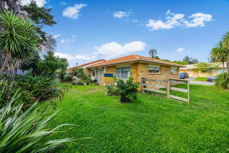 Photo of property in 23 Carlas Way, Ranui, Auckland, 0612