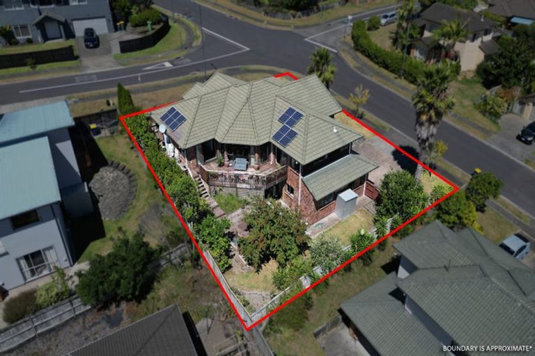 Photo of property in 13 Zeus Avenue, Henderson, Auckland, 0612