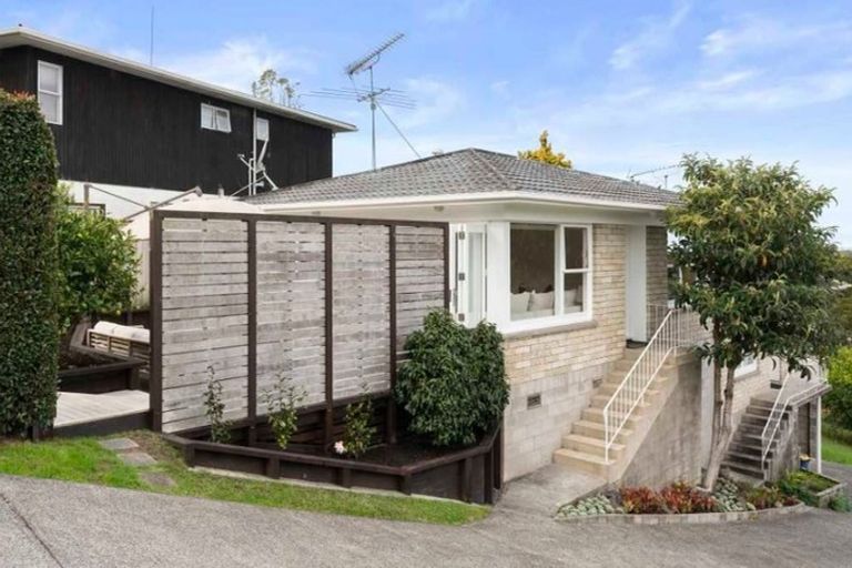 Photo of property in 1/99 Mountbatten Avenue, Hillcrest, Auckland, 0627