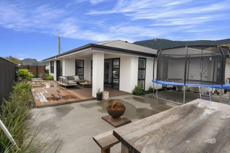 Photo of property in 11 Huntaway Close, Stoke, Nelson, 7011