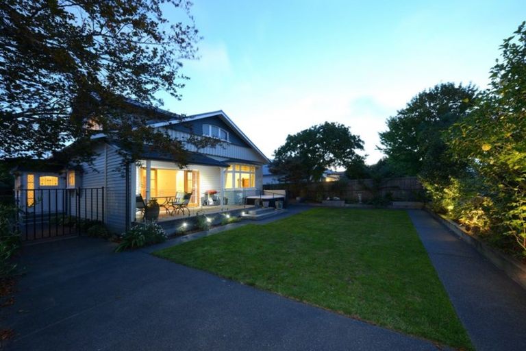 Photo of property in 124 Purchas Street, Edgeware, Christchurch, 8013