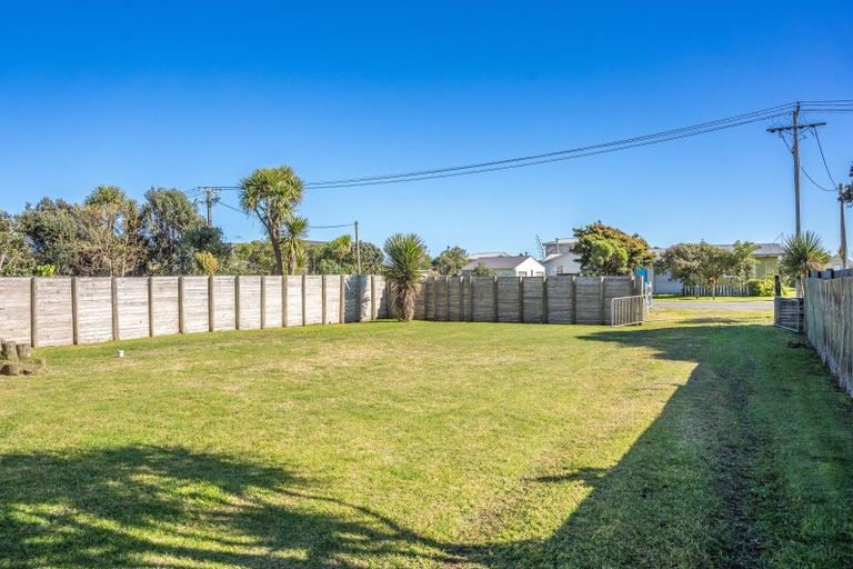 Photo of property in 8 Rodney Avenue, Te Horo Beach, Otaki, 5581