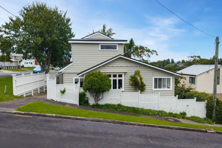 Photo of property in 1/9a Regent Street, Devonport, Auckland, 0624