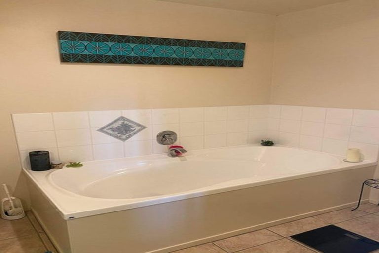 Photo of property in 42b Sheridan Terrace, Johnsonville, Wellington, 6037