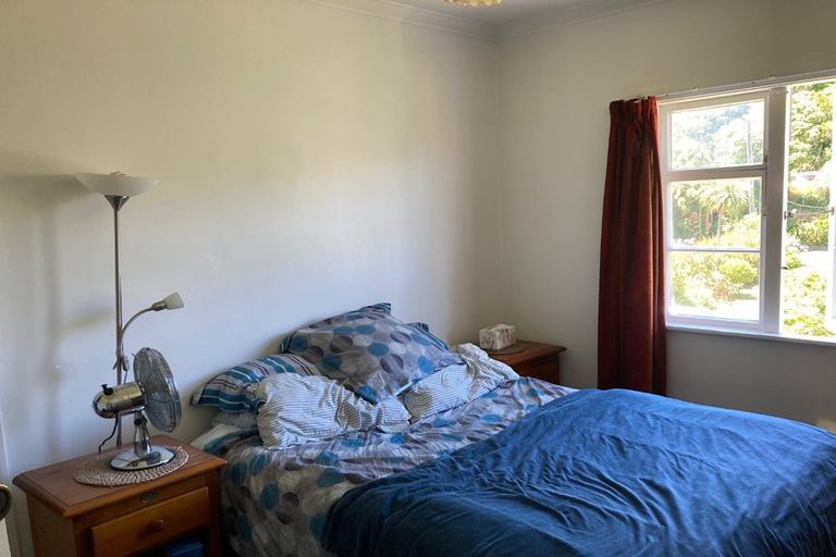 Photo of property in 7 Bassett Road, Johnsonville, Wellington, 6037