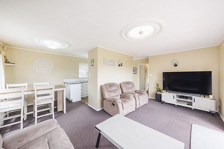 Photo of property in 17 Cargill Grove, Kelvin Grove, Palmerston North, 4414