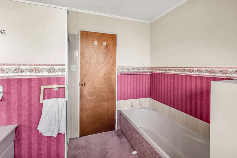 Photo of property in 14 Merlin Place, Gore, 9710