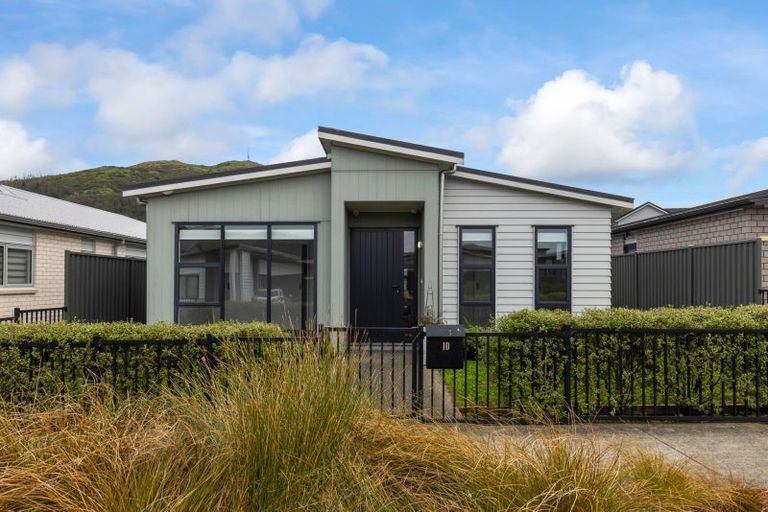 Photo of property in 10 Pihoihoi Place, Kenepuru, Porirua, 5022