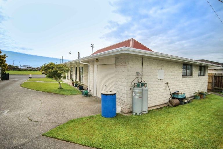 Photo of property in 64 Henley Street, Westport, 7825