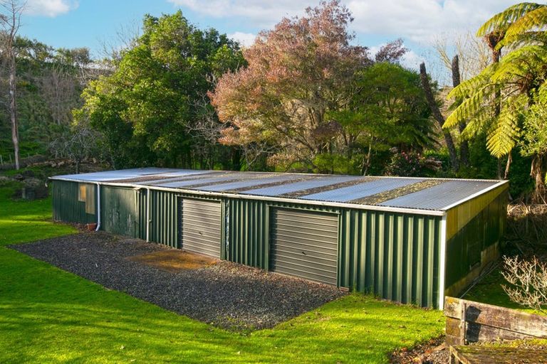 Photo of property in 397 Mangorei Road, Merrilands, New Plymouth, 4312