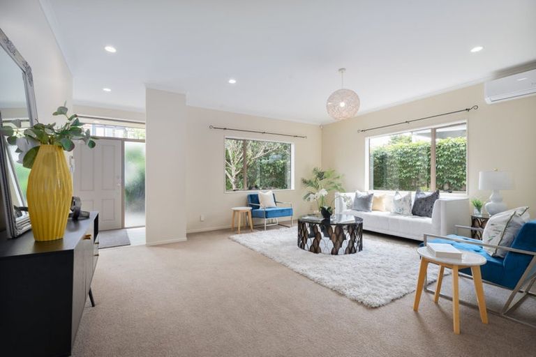 Photo of property in 16h Lincoln Road, Henderson, Auckland, 0610