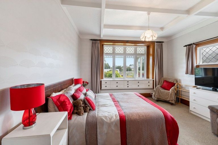 Photo of property in 56 Queenwood Road, Levin, 5510