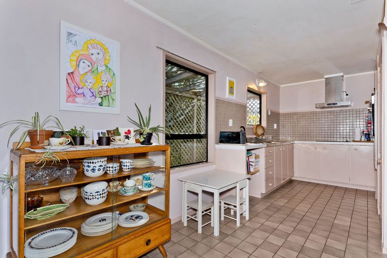 Photo of property in 6 Barrier View Road, Leigh, 0985