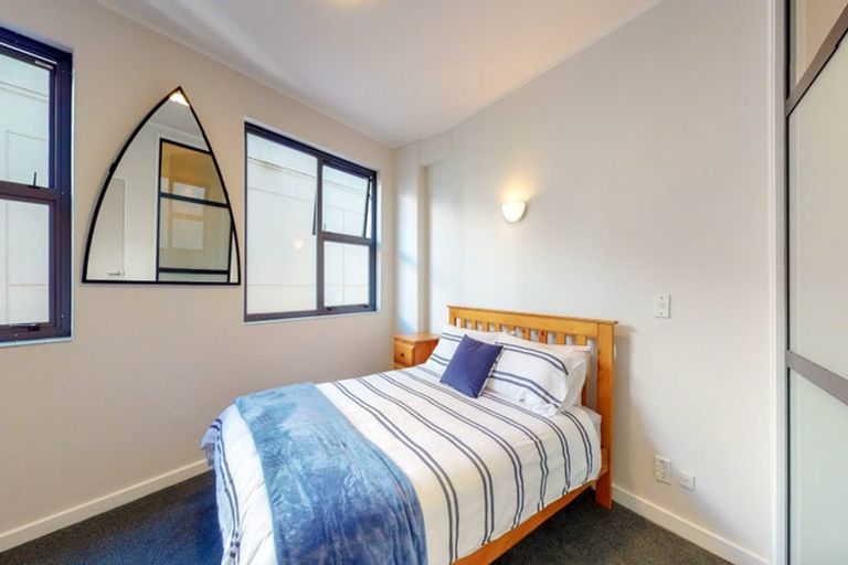 Photo of property in 17 Kent Terrace - Kent Apartments, 3d/16 Kent Terrace, Mount Victoria, Wellington, 6011
