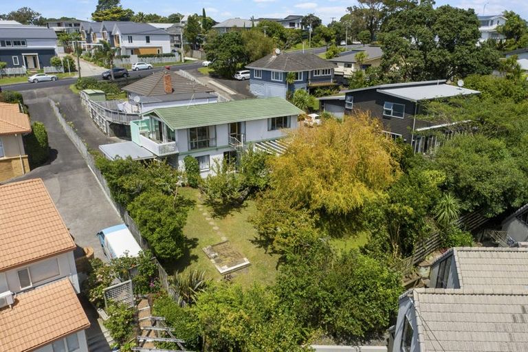 Photo of property in 2/442 Beach Road, Murrays Bay, Auckland, 0630