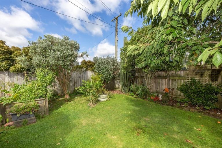 Photo of property in 2a Homedale Road, Wainuiomata, Lower Hutt, 5014
