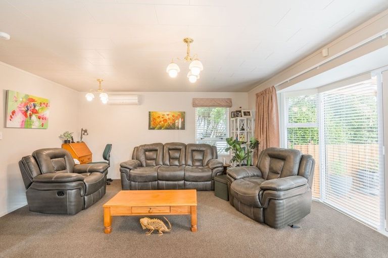 Photo of property in 2/16 Anaru Street, Raumati Beach, Paraparaumu, 5032